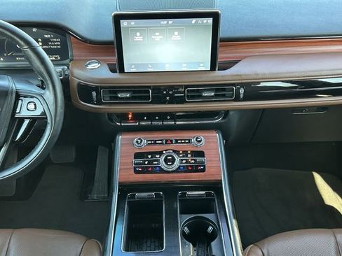 Used 2023 Lincoln Aviator Reserve w/ Equipment Group 201A image 14