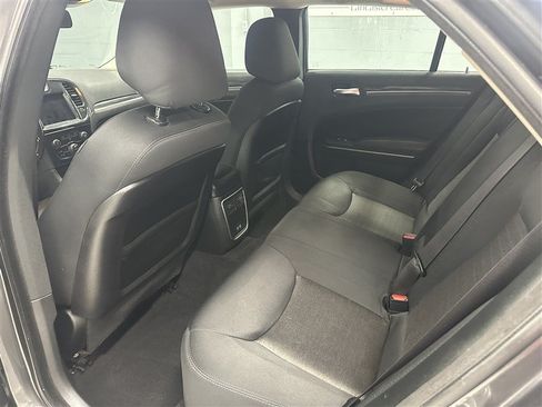 Used 2019 Chrysler 300 Touring w/ Sport Appearance Package RWD image 3