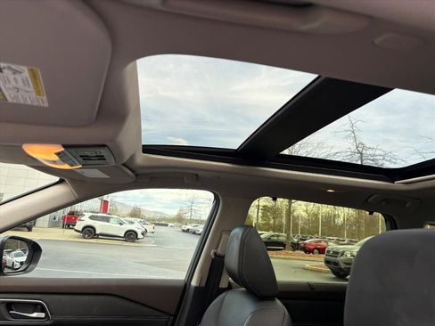 Certified 2023 Nissan Rogue Platinum w/ Platinum Premium Package image 14