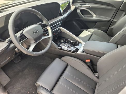 Used 2025 Audi Q5 Premium Plus w/ Premium Plus image 14