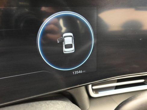 Certified 2024 Hyundai Elantra Limited FWD image 24