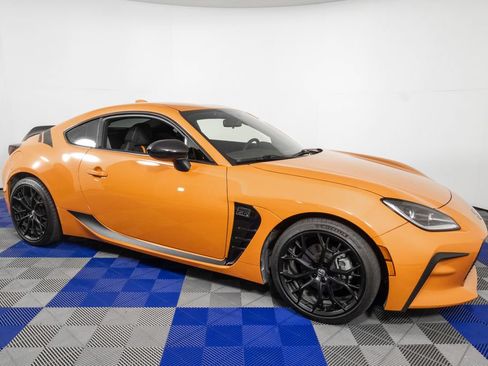 Used 2023 Toyota GR86 10th Anniversary SE RWD image 4