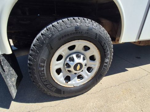 Used 2013 Chevrolet Silverado 3500 W/T AWD/4WD image 11