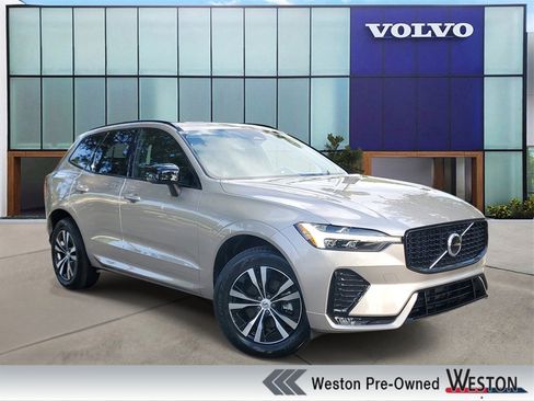 Used 2019 Volvo S60 T5 Momentum w/ Premium Package image 1