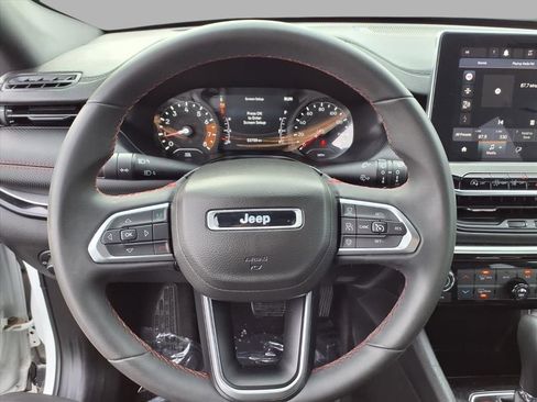 Used 2023 Jeep Compass Trailhawk image 12