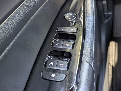 Used 2024 Kia Sportage EX FWD image 27