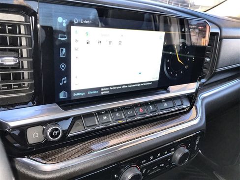 Used 2024 Chevrolet Silverado 1500 LT image 16