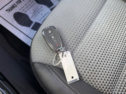 Certified 2024 Chevrolet Trax LT image 32