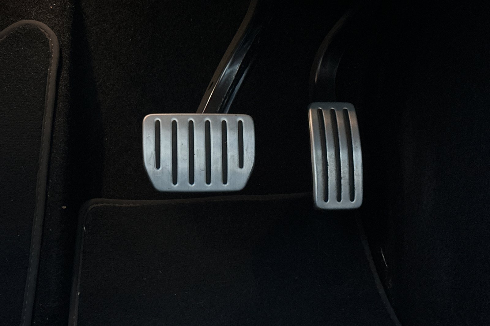 Used 2025 Tesla Model Y Performance AWD/4WD image 40