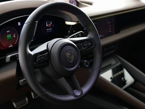 Used 2025 Porsche Macan Turbo Electric image 19