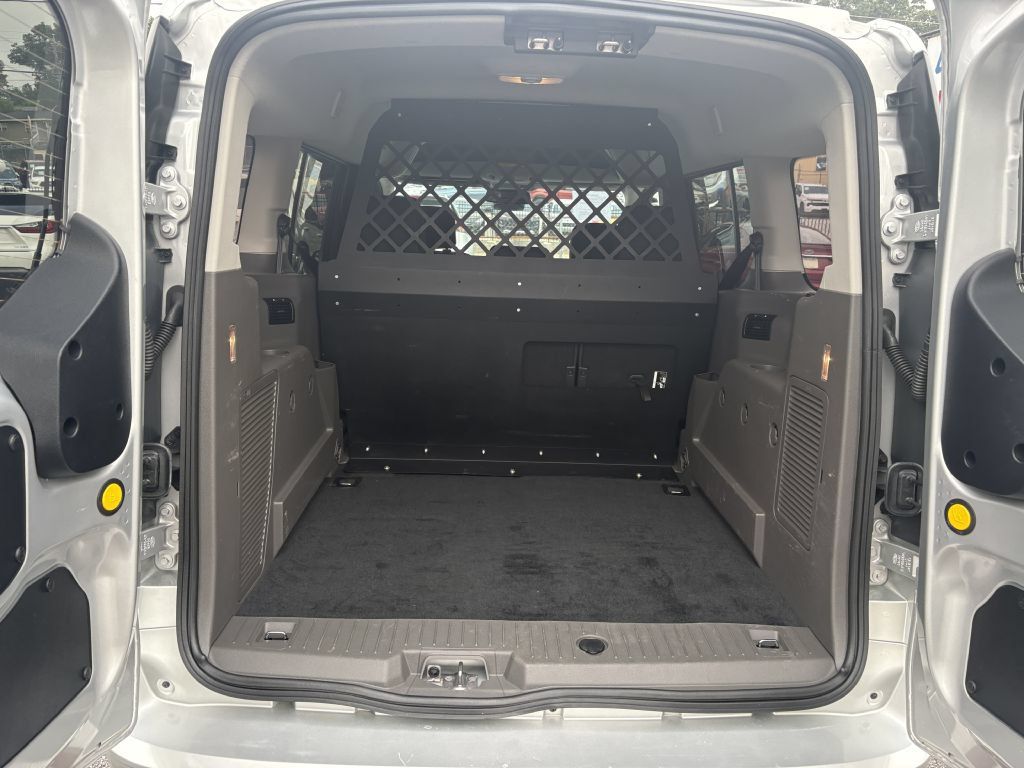 Used 2022 Ford Transit Connect XLT FWD image 5