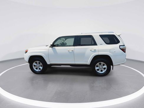 Certified 2016 Toyota 4Runner SR5 AWD/4WD image 5