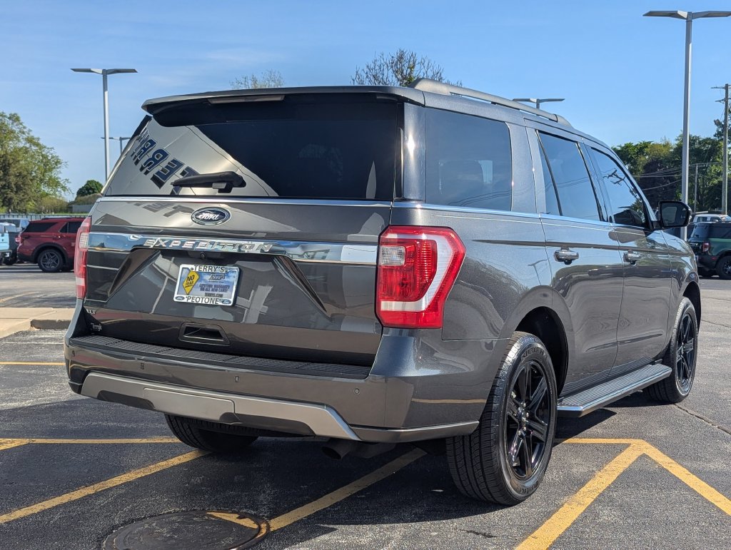 Used 2020 Ford Expedition XLT w/ Equipment Group 202A AWD/4WD image 3