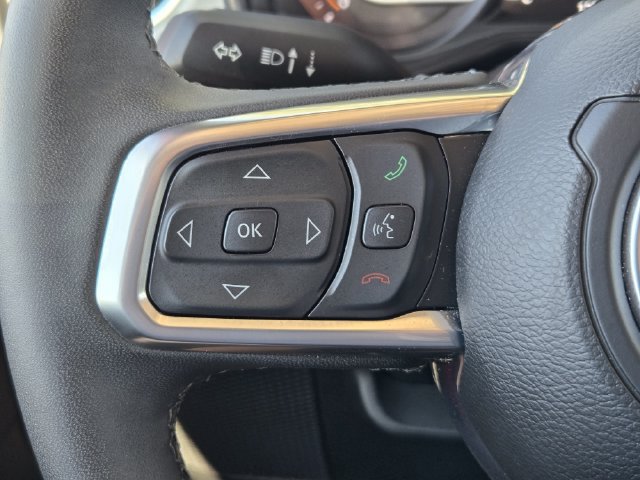 Used 2026 Jeep Wrangler Unlimited Sahara AWD/4WD image 35