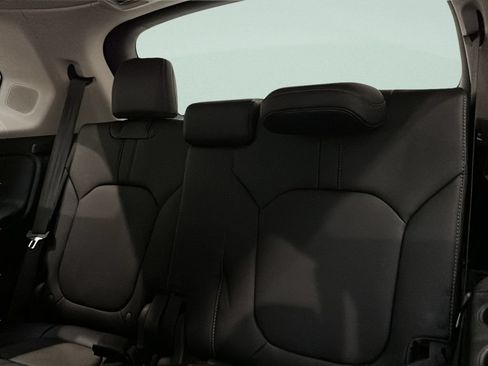 New 2026 Honda Pilot Touring image 18