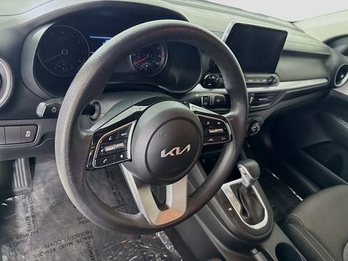 Used 2022 Kia Forte LXS image 9