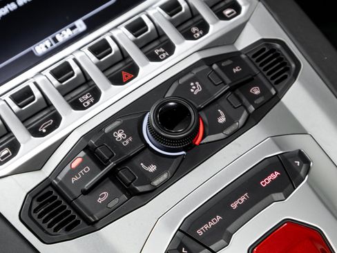 Used 2015 Lamborghini Aventador LP 700-4 image 80