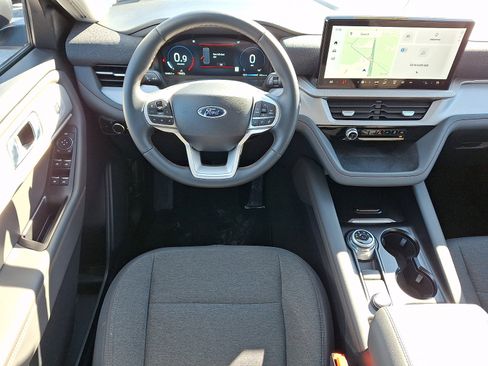 Certified 2025 Ford Explorer Active AWD/4WD image 14