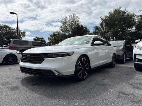 Used 2025 Honda Accord Touring image 5