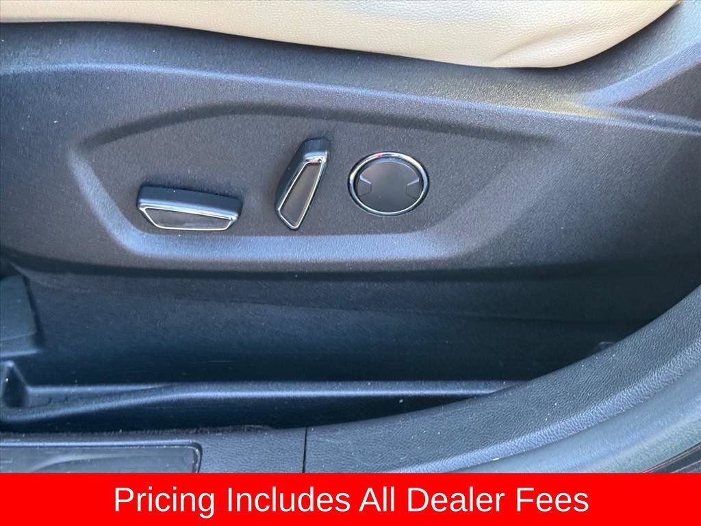 Used 2015 Ford Edge SEL w/ Equipment Group 201A FWD image 16