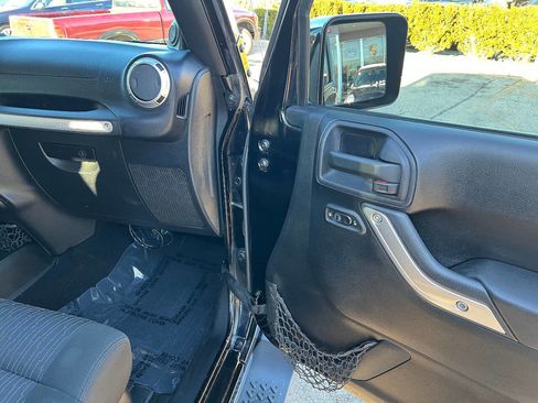 Used 2011 Jeep Wrangler Sahara image 24