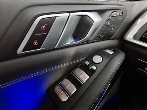 Used 2024 BMW X7 xDrive40i image 35