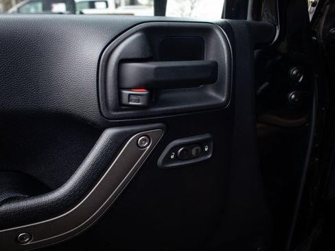 Used 2013 Jeep Wrangler Moab image 14