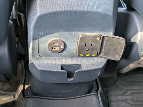 Certified 2023 Ford Maverick Lariat w/ Lariat Luxury Package image 30