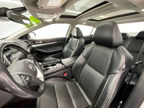 Used 2019 Nissan Maxima SL FWD image 6