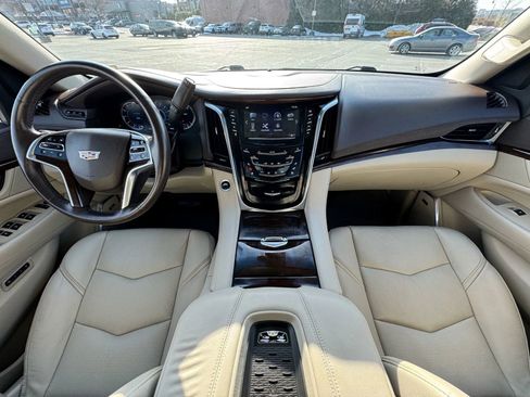 Used 2017 Cadillac Escalade Premium Luxury image 16