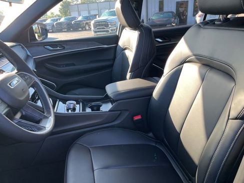 New 2026 Jeep Grand Cherokee L Limited AWD/4WD image 8