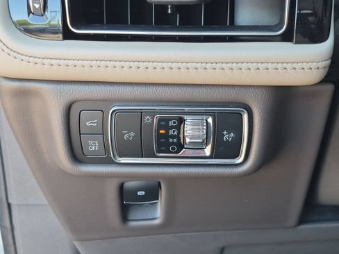 Used 2022 Lincoln Nautilus Reserve AWD/4WD image 15