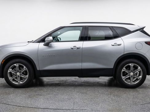 Used 2025 Chevrolet Blazer LT FWD image 5