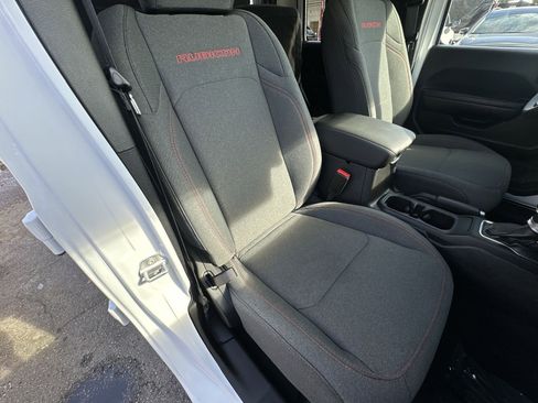 Used 2025 Jeep Gladiator Rubicon w/ Safety Group AWD/4WD image 28