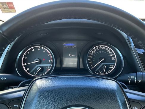 Used 2024 Toyota Camry SE image 18