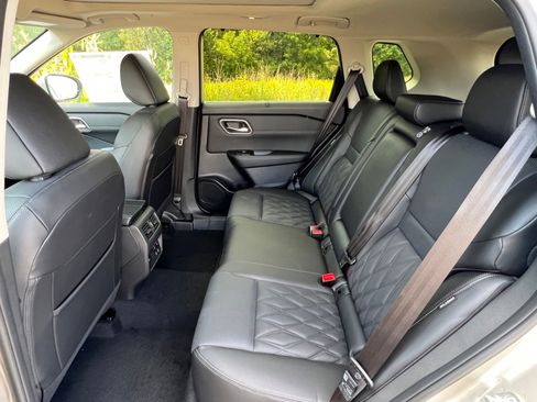 New 2026 Nissan Rogue Platinum AWD/4WD image 12