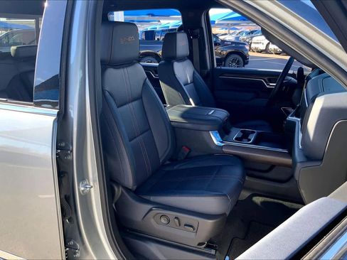 Used 2025 Chevrolet Silverado 2500 High Country w/ Technology Package image 9