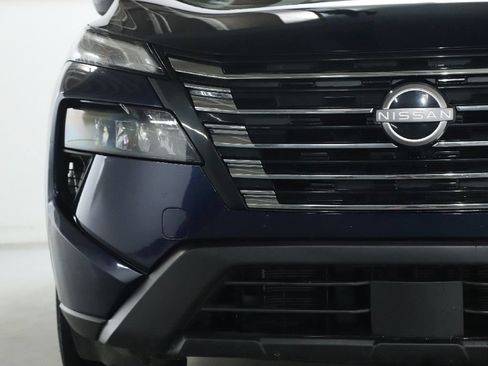 Used 2024 Nissan Rogue SV FWD image 7