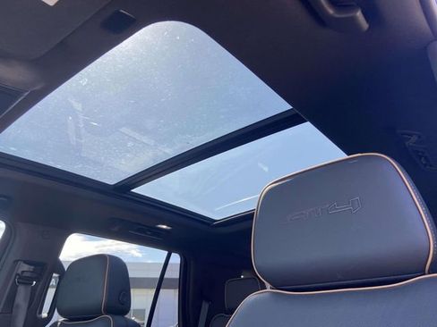 Used 2021 GMC Yukon AT4 w/ LPO, Illumination Package image 16