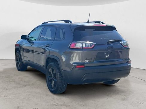Used 2019 Jeep Cherokee Latitude Plus AWD/4WD image 3