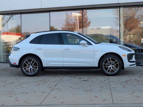 New 2026 Porsche Macan image 8