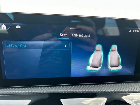 Used 2025 Mercedes-Benz CLA 250 image 27