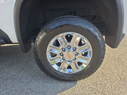 Used 2024 Chevrolet Silverado 2500 High Country w/ Z71 Off-Road Package AWD/4WD image 33