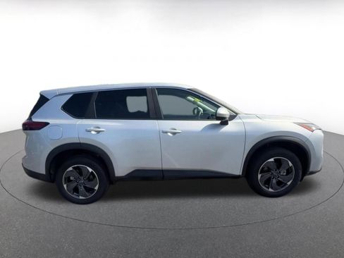 Used 2025 Nissan Rogue SV FWD image 16