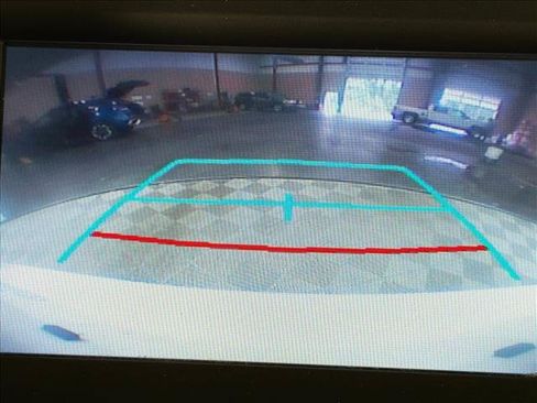 Used 2017 Toyota Camry LE FWD image 29