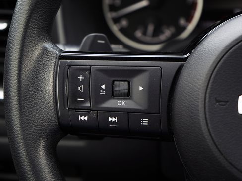 Used 2021 Nissan Rogue SV image 20