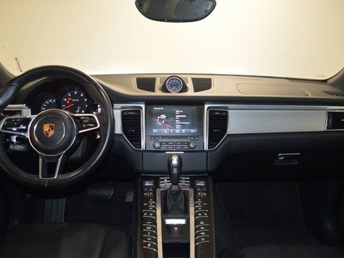 Certified 2017 Porsche Macan GTS image 38
