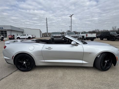 Used 2019 Chevrolet Camaro LT image 8