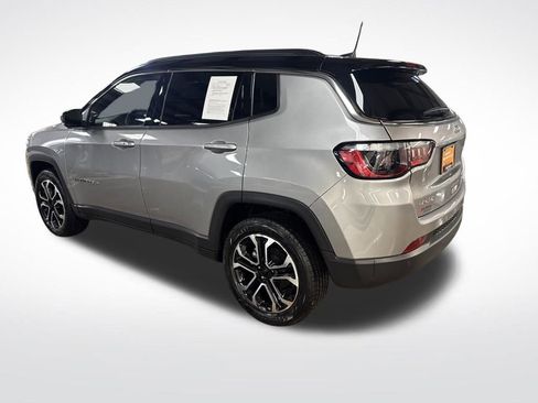 Used 2024 Jeep Compass Limited image 3