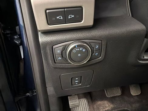 Used 2016 Ford F150 Platinum w/ Equipment Group 701A Luxury AWD/4WD image 26